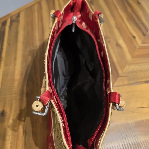 Handmade Handbag In Real Silk - Picture 3 of 4